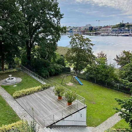 Traumwohnung Mit Stadthafen-panorama! Zwei Schlafzimmer, Parkplatz * Rostock