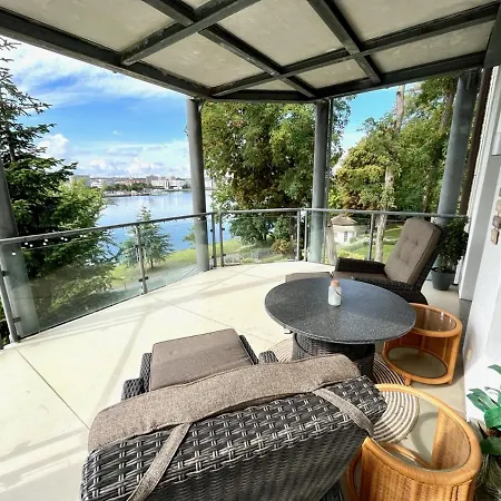 Apartment Traumwohnung Mit Stadthafen-panorama! Zwei Schlafzimmer, Parkplatz