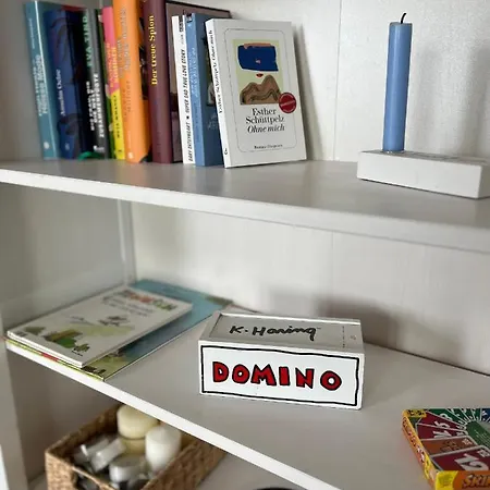 Traumwohnung Mit Stadthafen-panorama! Zwei Schlafzimmer, Parkplatz *