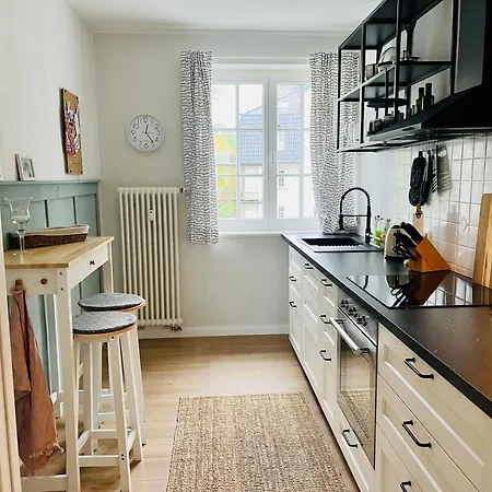Traumwohnung Mit Stadthafen-panorama! Zwei Schlafzimmer, Parkplatz * Rostock