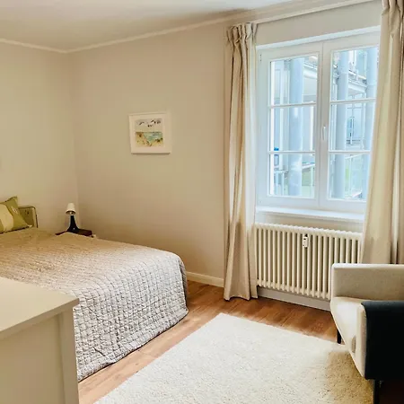 Apartment Traumwohnung Mit Stadthafen-panorama! Zwei Schlafzimmer, Parkplatz